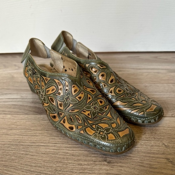 PIKOLINOS Shoes - Pikolinas Green and Yellow Slingback Heels